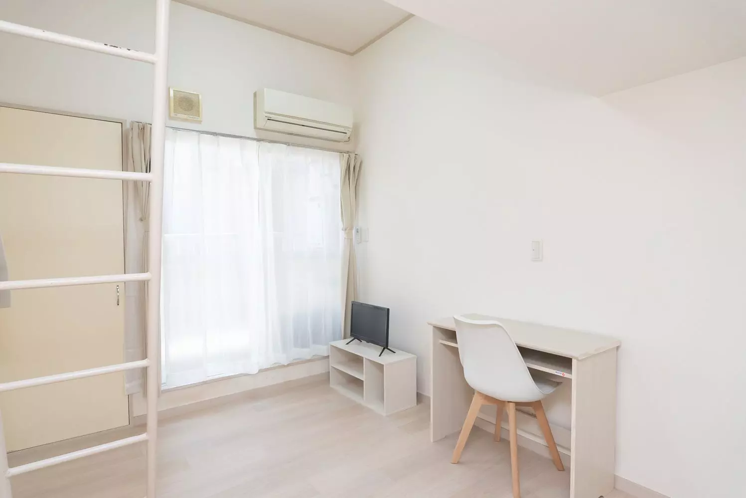 AP1181 Cozy House 101