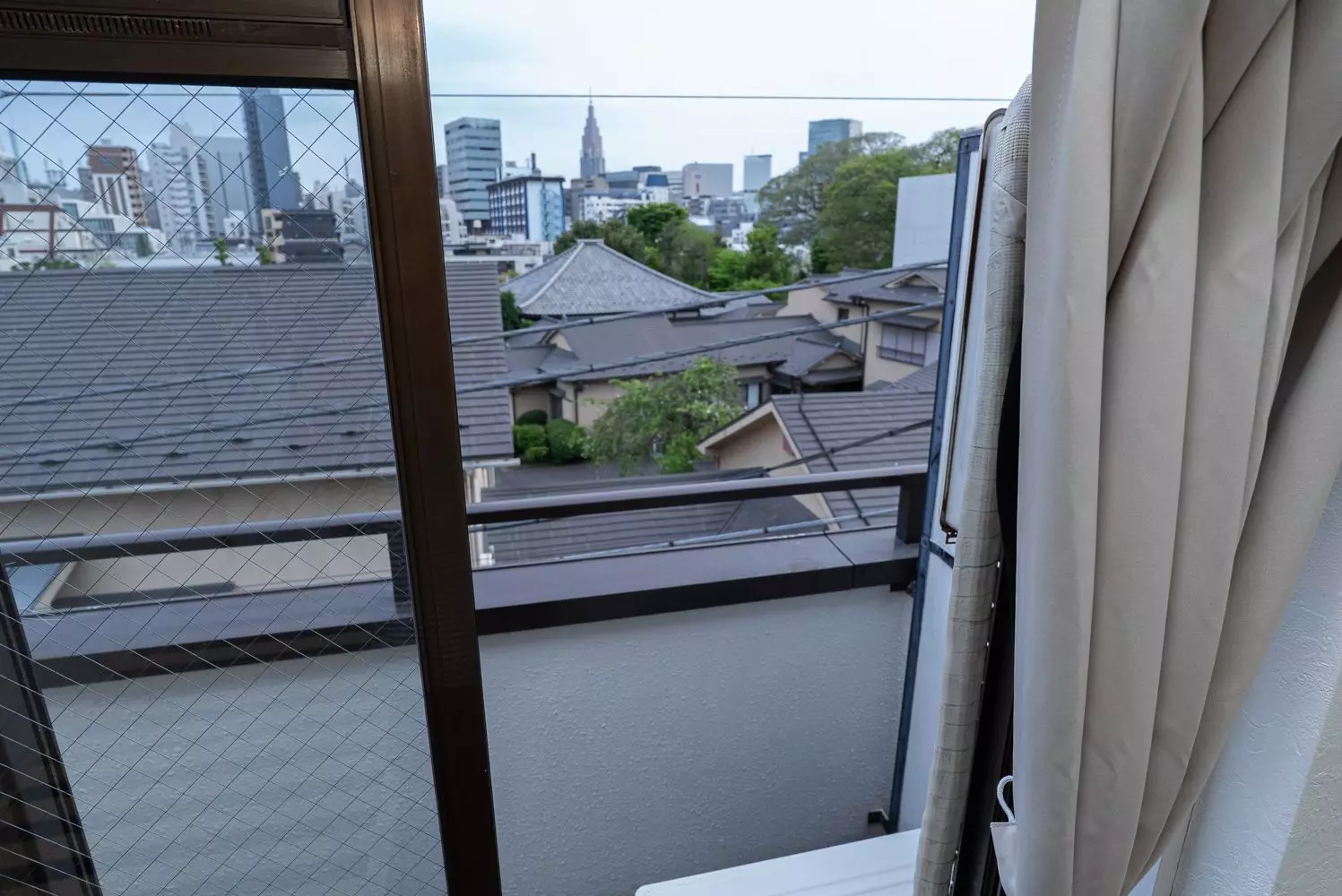 AP1310 Louvre Shinjuku 402 photo 3
